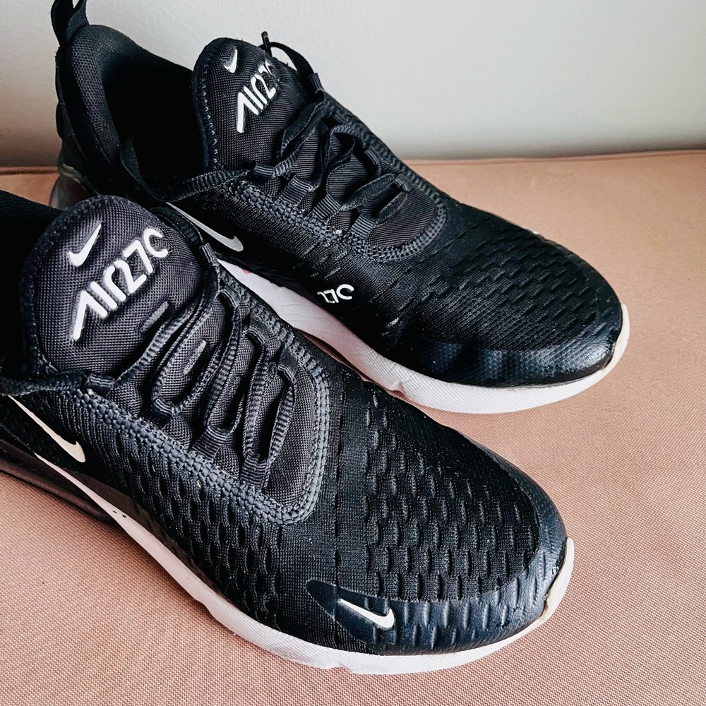 Women's Nike air max 270! Size 9.